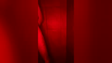 Snapshot of evilpig1022 chatting on July 15, 6:24 pm evilpig1022 online show from July 15, 6:24 pm