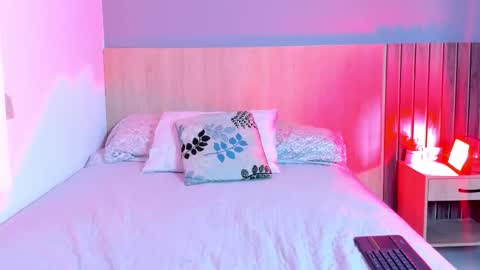 evilraven_ online show from November 29, 4:04 am