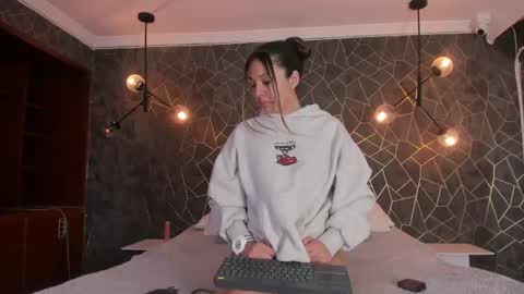 EVOLETTE ANGELS online show from September 16, 9:27 pm