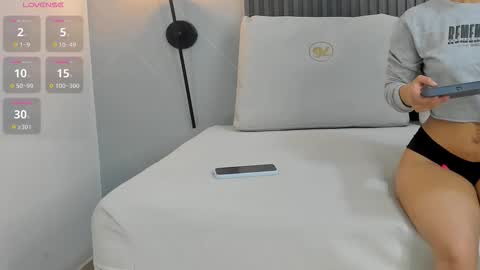 evony_beckerr online show from December 19, 11:17 am