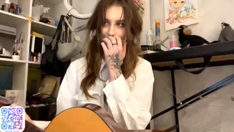 Snapshot of evva_avve_ chatting on November 19, 10:10 pm evva_avve_ online show from November 19, 10:10 pm