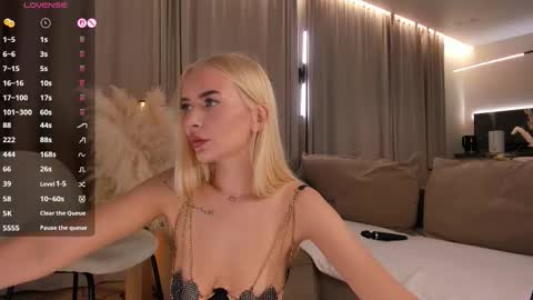 Snapshot of ewagreen chatting on November 16, 8:03 pm Eva m1racle online show from November 16, 8:03 pm