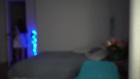 ewelynscott online show from November 19, 8:42 pm