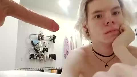 Essa online show from April 3, 7:17 am