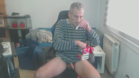 Snapshot of exhibicionista_cam chatting on January 3, 8:21 am exhibicionista_cam online show from January 3, 8:21 am