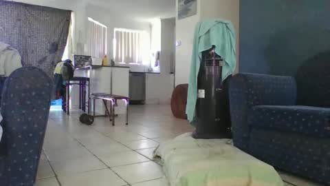 exhibitionnude online show from January 8, 10:01 pm