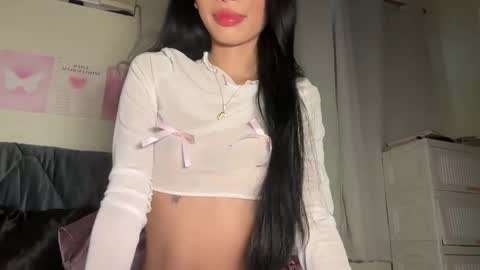 Snapshot of exoo_exoo_07 chatting on November 25, 3:17 am Angela online show from November 25, 3:17 am