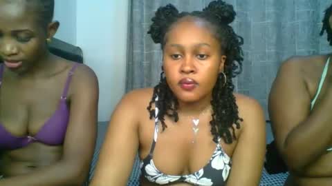 Snapshot of exotic_cutiee chatting on April 20, 7:26 pm exotic_cutiee online show from April 20, 7:26 pm