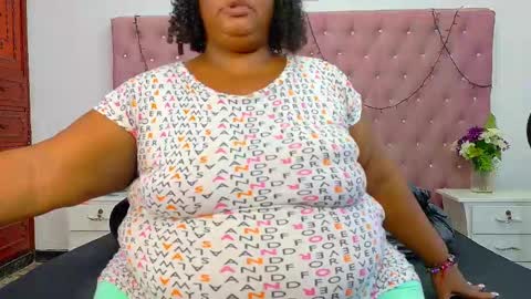 Snapshot of exoticbigmandx chatting on October 4, 10:30 pm Mandy online show from October 4, 10:30 pm