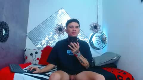 Snapshot of exotichot_couple chatting on March 8, 1:17 am exotichot_couple online show from March 8, 1:17 am