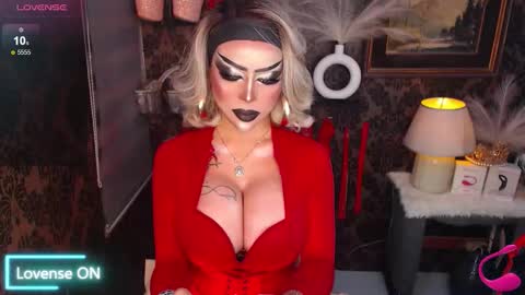 Snapshot of exoticmaria chatting on November 17, 1:55 am MARIA online show from November 17, 1:55 am