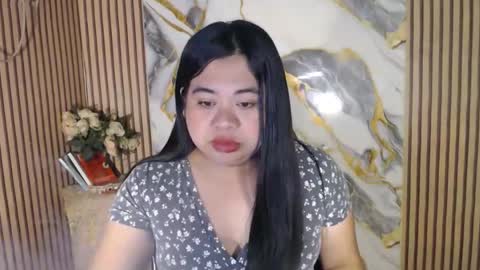 SHANTAL MARIE online show from April 12, 2:33 pm