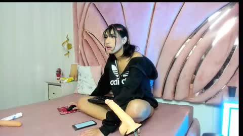 Snapshot of exoticvelvett02 chatting on February 25, 2:05 pm Velvet online show from February 25, 2:05 pm