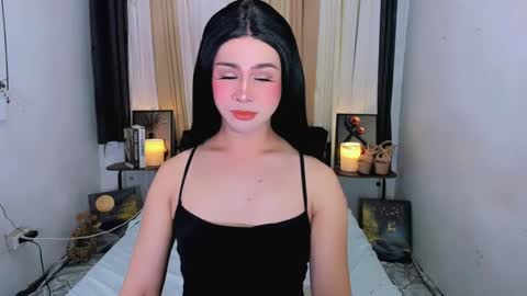 Snapshot of expensive_elise chatting on June 8, 10:59 am expensive_elise online show from June 8, 10:59 am