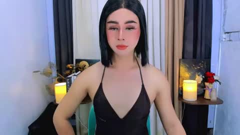 Snapshot of expensive_elise chatting on July 15, 11:04 am expensive_elise online show from July 15, 11:04 am