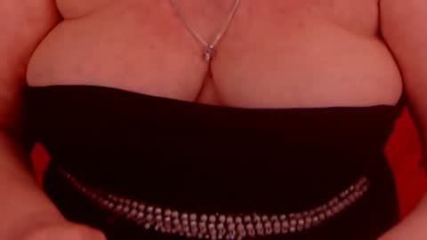 Snapshot of experiencedalana chatting on January 1, 11:29 pm Alana online show from January 1, 11:29 pm