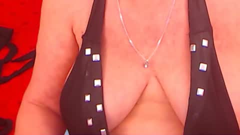 Snapshot of experiencedalana chatting on January 12, 1:53 am Alana online show from January 12, 1:53 am