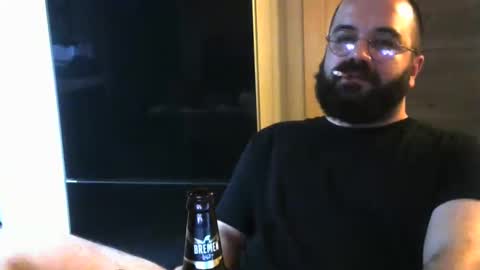 Snapshot of expertcrayon chatting on December 8, 3:21 am expect online show from December 8, 3:21 am