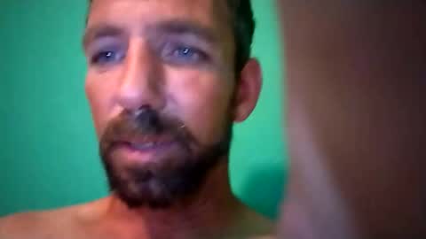 Snapshot of experttreecompany chatting on February 25, 4:22 am experttreecompany online show from February 25, 4:22 am