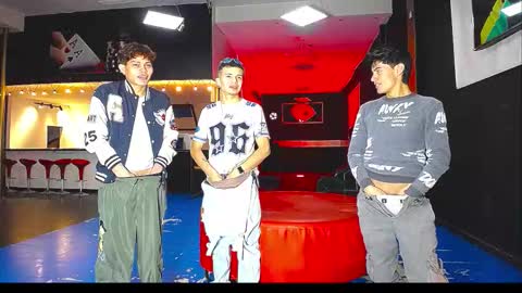 extrangers online show from November 7, 1:55 pm