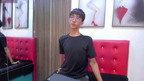 Eyden online show from March 27, 9:14 pm