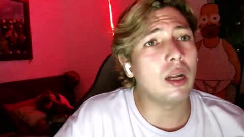 Snapshot of eyesgreenman chatting on October 9, 3:37 am eyesgreenman online show from October 9, 3:37 am