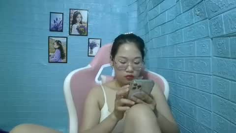 Snapshot of eyewet chatting on July 3, 10:10 am Eye online show from July 3, 10:10 am