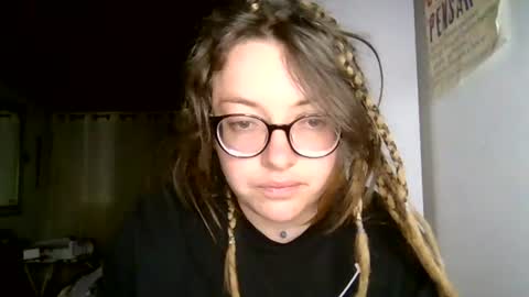 Snapshot of ezlngirl chatting on July 20, 4:27 am Aimee online show from July 20, 4:27 am