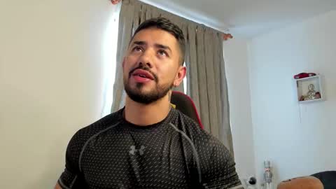 Ezzio Scolaro online show from March 6, 9:55 pm