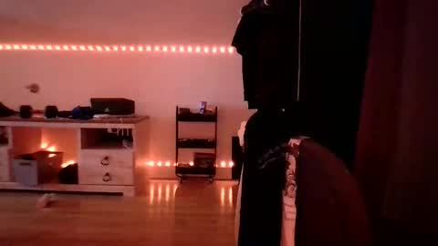 ezzteban935 online show from April 18, 12:25 am