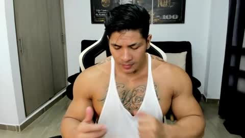 Snapshot of fabian_arango chatting on May 28, 12:19 am Fabian arango online show from May 28, 12:19 am