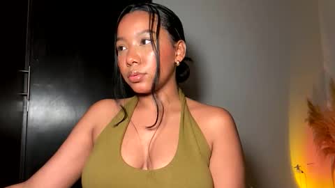 Thianna online show from December 15, 3:55 am