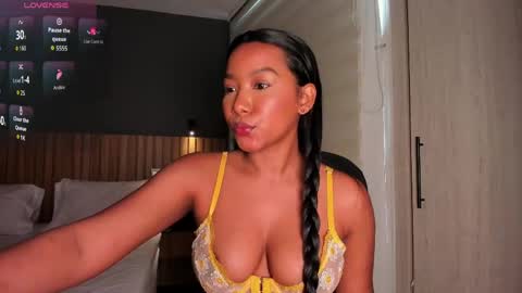 Thianna online show from April 13, 4:34 pm