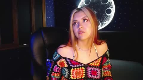 Snapshot of fabzy_fab chatting on February 16, 11:39 am fabzy online show from February 16, 11:39 am