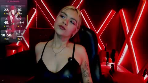 Snapshot of fabzy_fab chatting on June 8, 12:27 pm fabzy online show from June 8, 12:27 pm