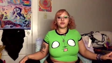 Snapshot of faemami chatting on October 1, 5:13 am FaeBae online show from October 1, 5:13 am