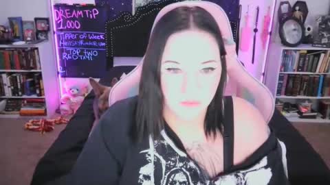 Snapshot of faeofmyth chatting on November 3, 9:59 pm faeofmyth online show from November 3, 9:59 pm