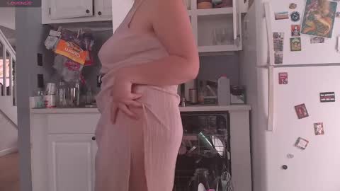 Faerie Dalelio online show from December 9, 4:15 pm