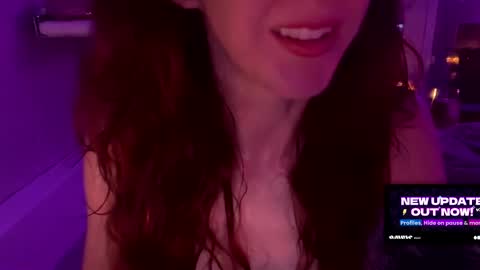 Snapshot of faewildz chatting on October 27, 4:49 am Faewildz online show from October 27, 4:49 am