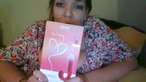 Snapshot of faidramae chatting on December 11, 12:44 am faidra mae online show from December 11, 12:44 am