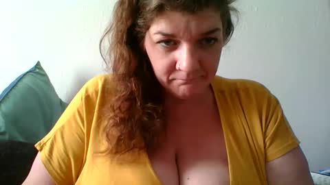 Snapshot of faidramae chatting on January 3, 8:32 pm faidra mae online show from January 3, 8:32 pm