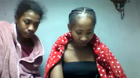 faiqua95 online show from April 12, 10:48 pm