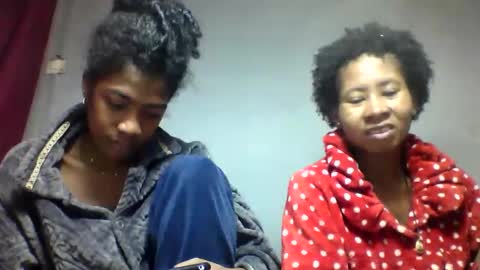 faiqua95 online show from May 5, 6:54 am
