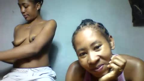 faiqua95 online show from May 13, 8:27 pm