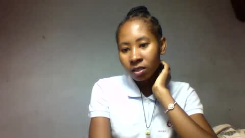 faiqua95 online show from May 14, 8:32 am