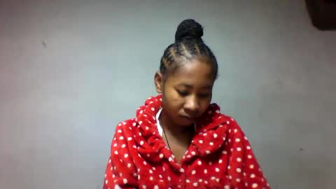 faiqua95 online show from May 15, 2:29 am