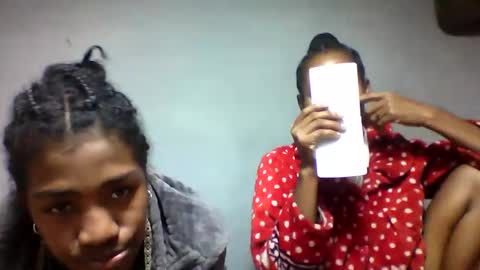 faiqua95 online show from May 15, 5:53 pm