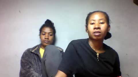 faiqua95 online show from May 20, 10:38 pm