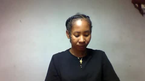 faiqua95 online show from May 21, 10:44 am
