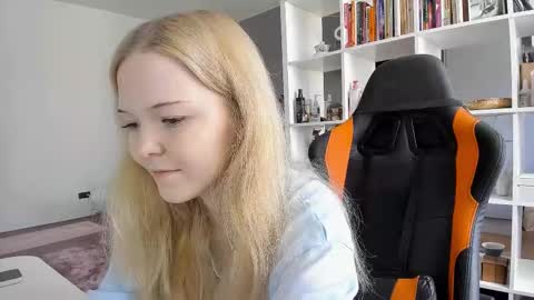 Snapshot of fairy_casey chatting on September 13, 1:11 pm fairy_casey online show from September 13, 1:11 pm